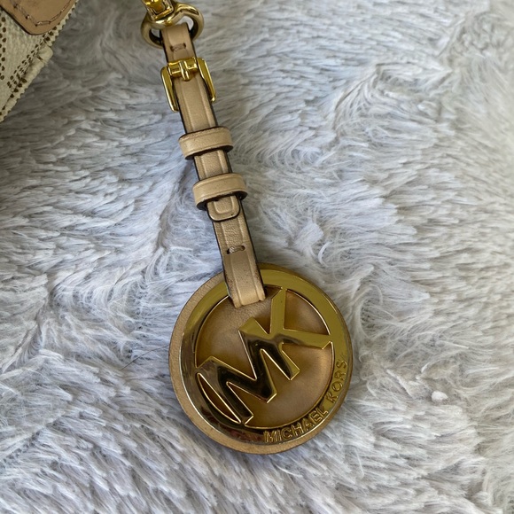 Michael Kors purse >MK DESIGN< - Picture 5 of 7